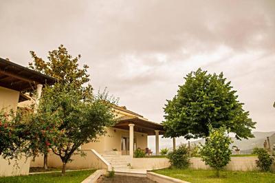 Laki Villa with pool and jacuzzi