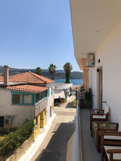 Fays luxury apartments by the sea