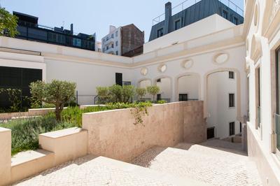 GuestReady - Central stylish home with parking