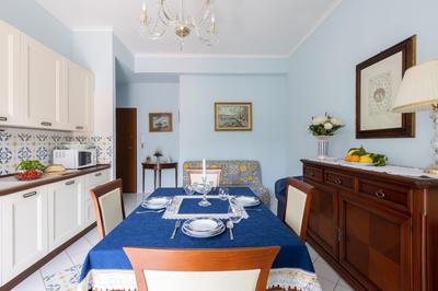 SorrentoVibes - City Home in Sorrento with Balcony and view