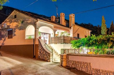 Villa Valentina - Luxurious holiday for 9 people with xxl pool and whirpool
