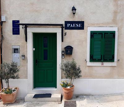 Rooms and apartments Paese