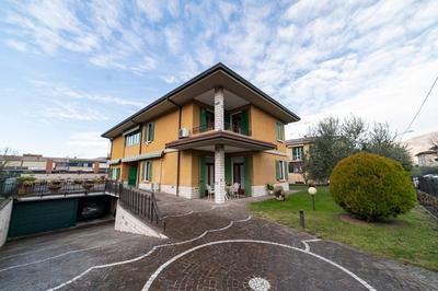 LA FONTANA FIORITA 2