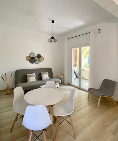 Batsi Seaside Apartment