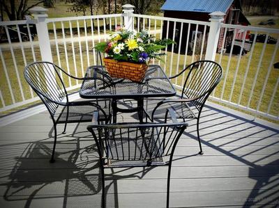 Bass Creek's Cozy Outback Country Retreat