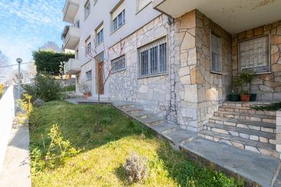 GuestHost - Charming apartment with parking!