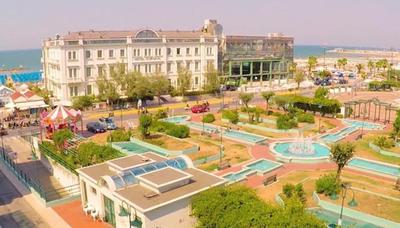 IN CENTRO E AL MARE - CASA CON TERRAZZO E NETFLIX