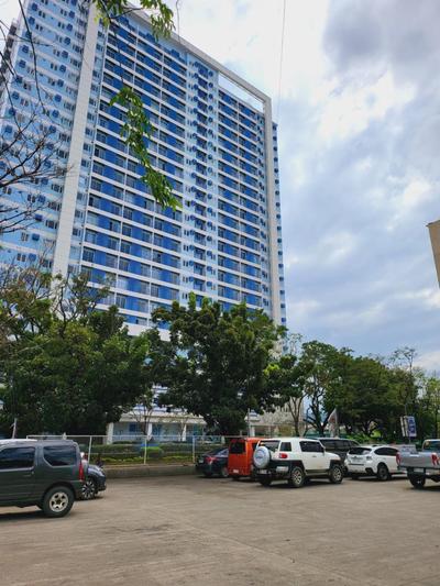 SHERISSE' CONDO @ THE LOOP WITH WIFI,CABLE AND HOT & COLD SHOWER,