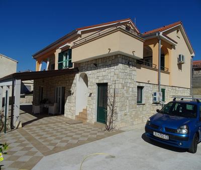 Lovely 3 bedroom apartment Lemi near beach