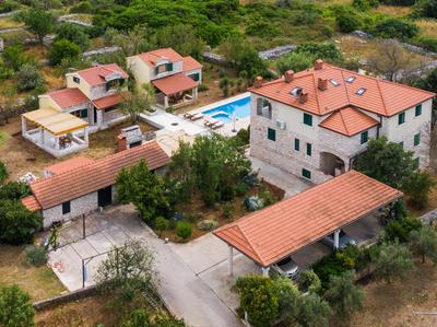 Komun Apartments
