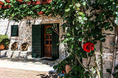 Heritage Hotel & Estate Raznjevica Dvori AD 1307