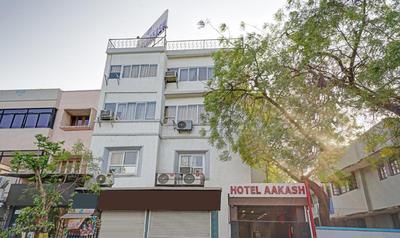 Itsy Hotels Aakash,100 Mts From Sardar Patel Stadium