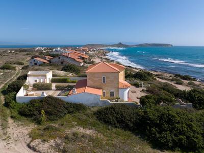 VILLA HORUS SAN GIOVANNI SINIS - Villa sul mare con grande giardino privato