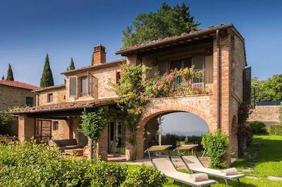 Luxury Villa Among Vineyards