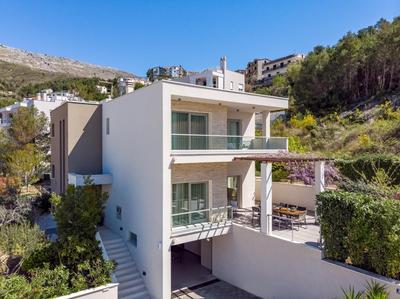 Villa Nina with private 32 sqm heated pool, 5 bedrooms, fun zone, 850m from the beach