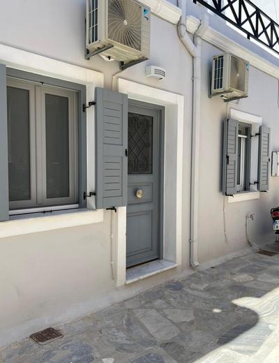Thania's House ,4 minutes from the center of Hermoulis