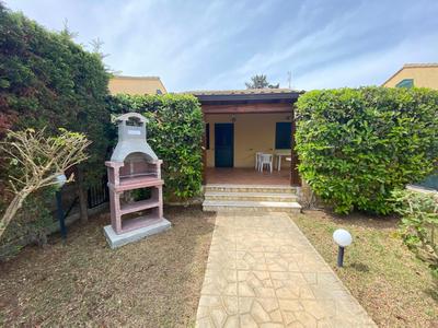 Villa in recidence a 100 metri dal mare con servizio di piscina a 100 metri vicino Cefalu
