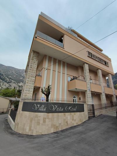 Villa Vista Real