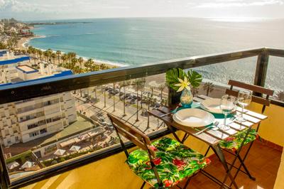 Aloha Playa Apartment with panoramic sea view and pools