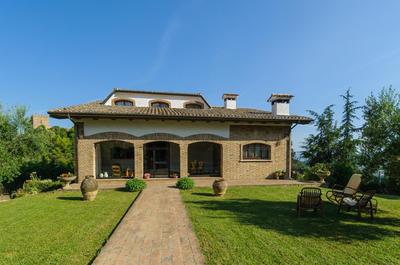 Villa Mery, sui colli della riviera di Rimini