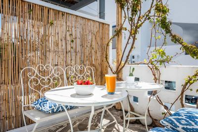 Aquanis Milos Apartments