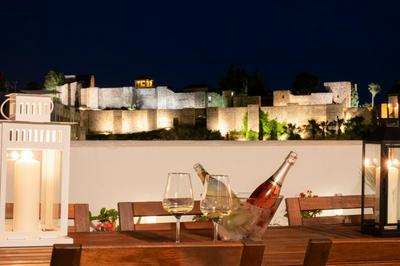 C89 EXCLUSIVE VIEWS in the Old Town