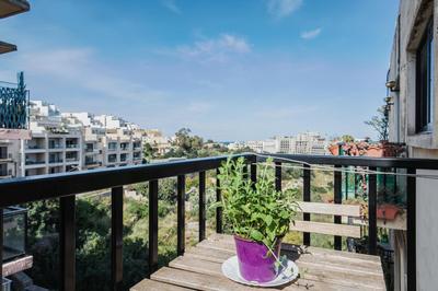 Stylish 3 Bedroom Apartment - St. Julians - 5 mins from Balluta Bay