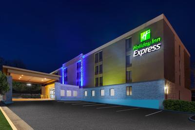 Holiday Inn Express Fairfax-Arlington Boulevard by IHG