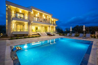 Supreme Luxury Suites