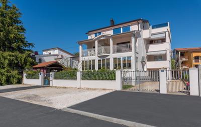 Spacious 3-BR Apartment Vita - Free Bikes & Parking
