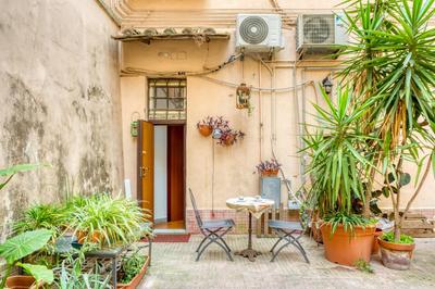 Santa Maria Maggiore Apartment - Monti District by RHR