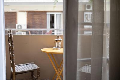 Ideal 4 bdr Apartment in Plaka for 10!