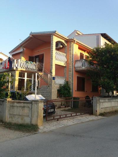 Apartment Visnja near Queen Beach - by TA Leut Agency