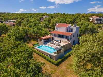 Villa Eris