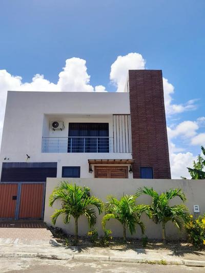 Charming House with Mountain View - Trou d'Eau Douce