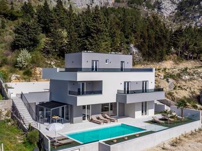 Villa BAMM with heated 36sqm pool, 5 en-suite bedrooms and panoramic sea views