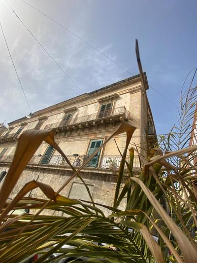 Palazzo Zappata luxury room Noto centro