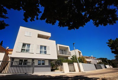 Sea Front Apartments Ivana