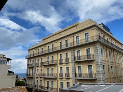 Kentia Modern/Artistic City Apartment