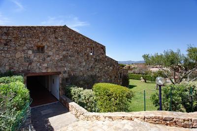 Porto Coda Cavallo Beach House a 300 mt dal mare, con terrazza panoramica