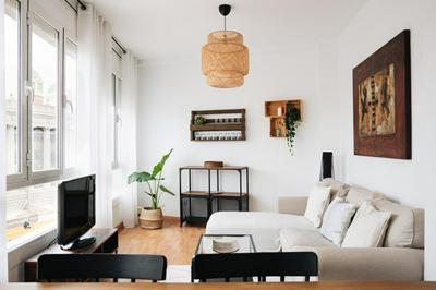 Sunny and modern apartment ideal for groups