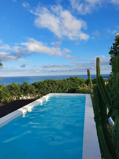 Casa en el mar con infinity pool