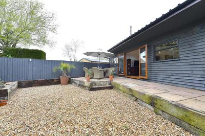 Gorgeous 3BD Cottage with Parking Nr Guildford