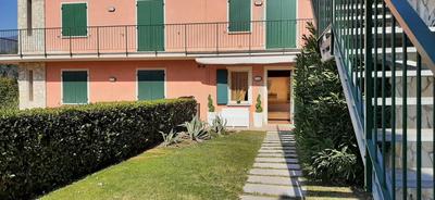 Holiday House Sole
