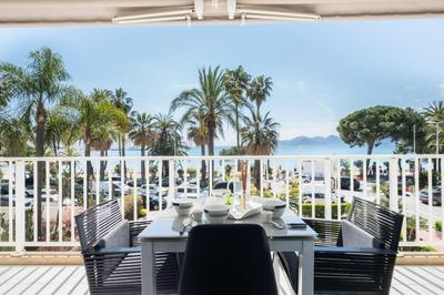 SERRENDY Sea view terrace upscale property