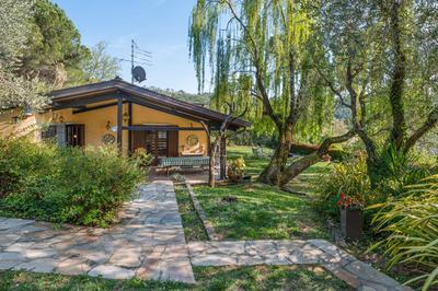 Beautiful villa with private garden and pool