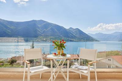 Apartment Noa with Sea View
