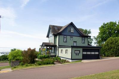 HARBOR HILL HOUSE