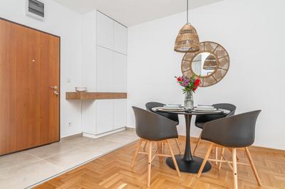 Central One-Bedroom Apartment