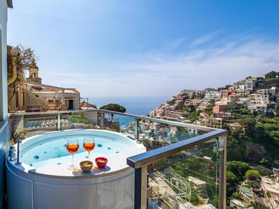 Santoro Suite - De Vivo Realty